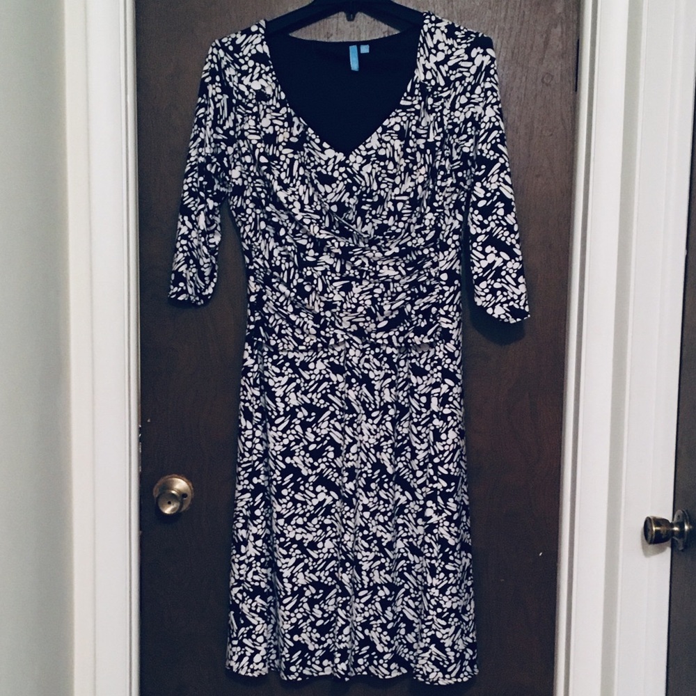 B-Slim Black White Crossover Front Dress Size XL